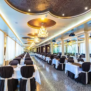 https://royal-palace-hotel.hotels-of-almaty.com